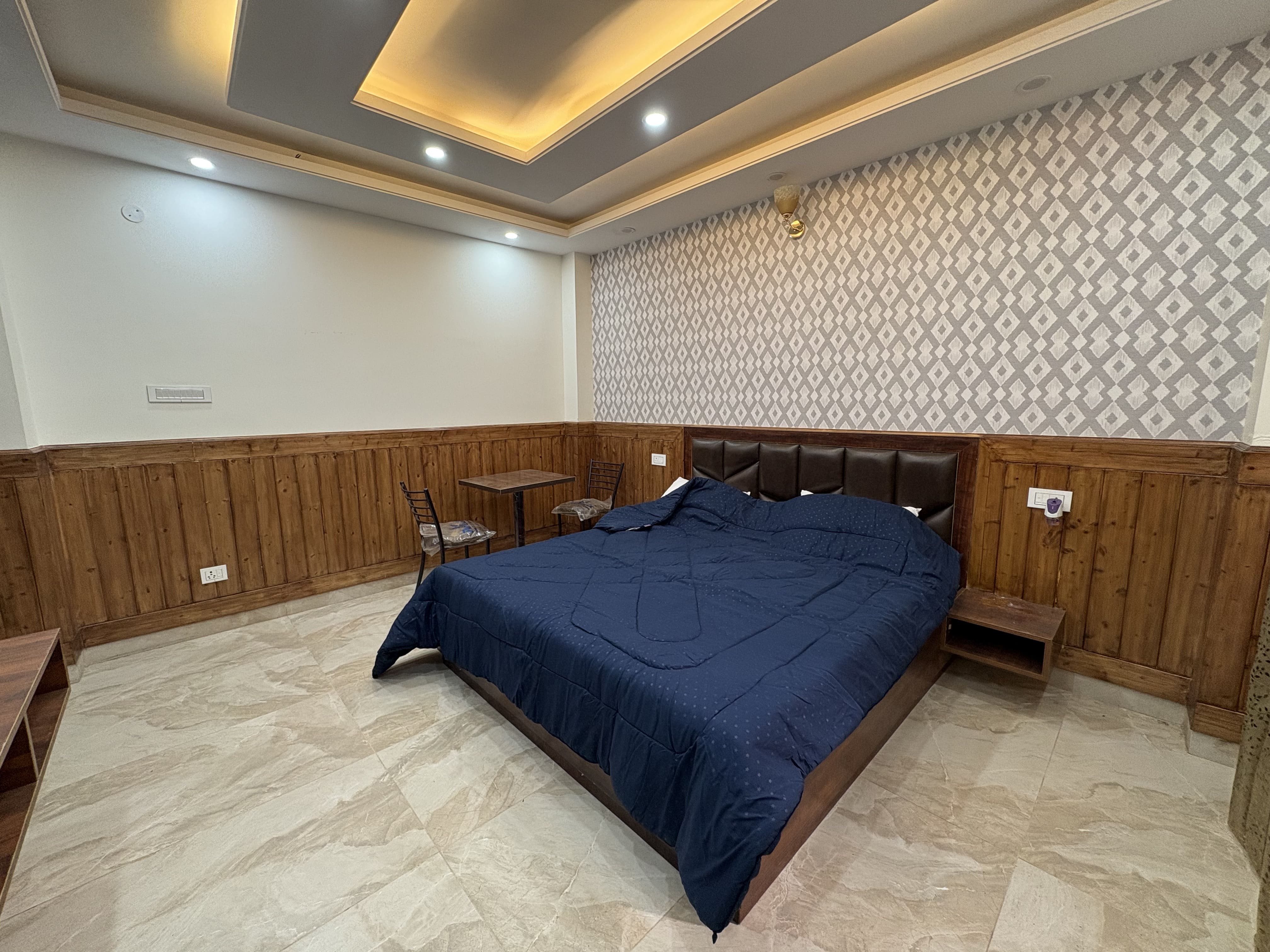 Hamilton Vista comfortable bright room