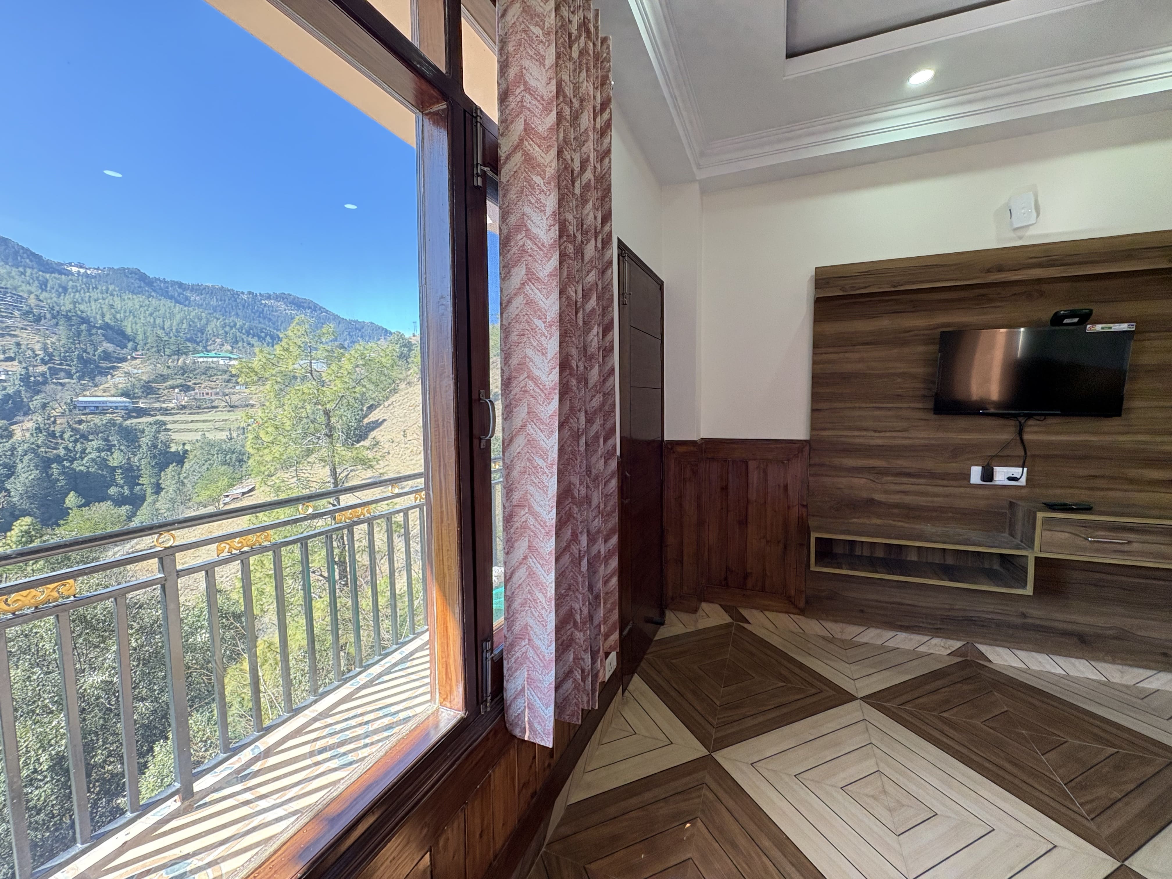 Hamilton Vista family room interior